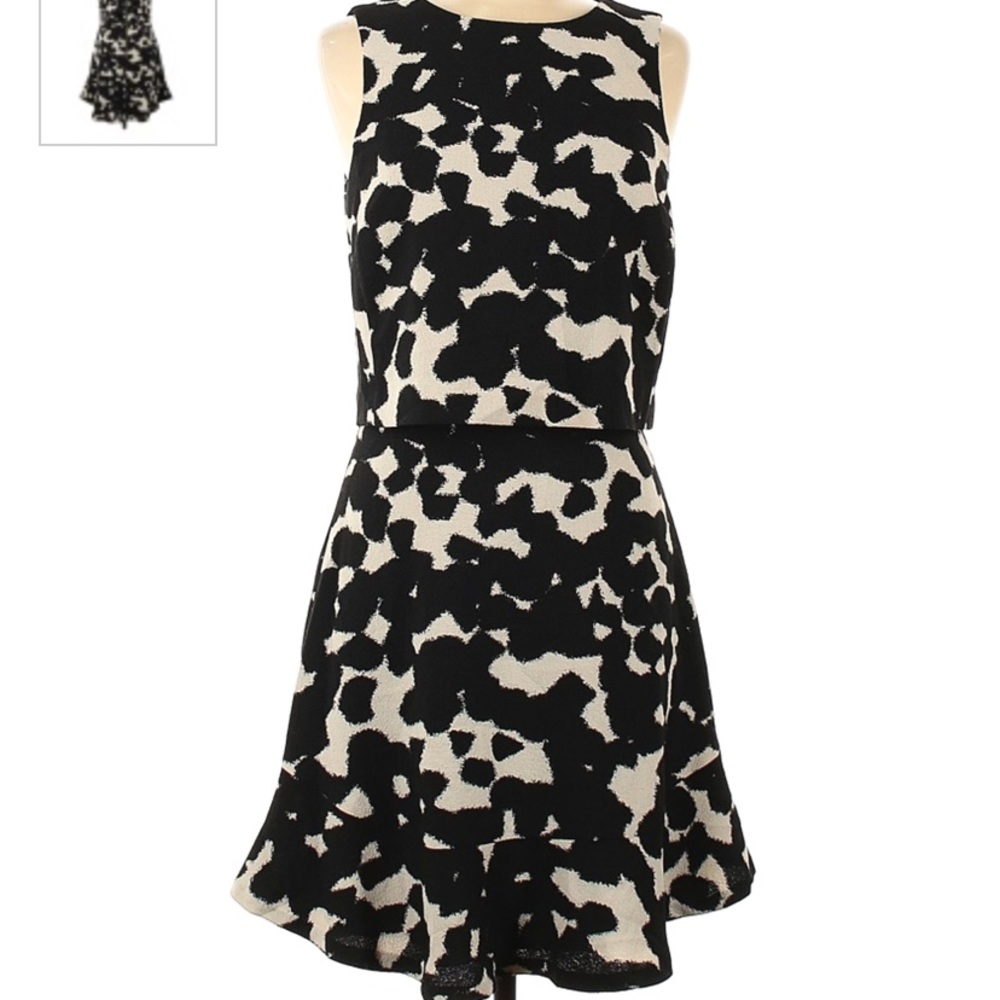 Banana Republic - Sz 0 - Black & Cream dress